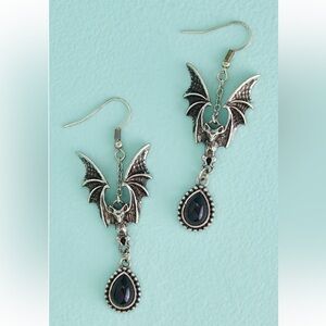 Earthbound Vampire Bat Faux Stone Earrings, NWT 🦇